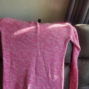 Cute pink and cream fitted sweater